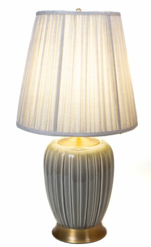 Velvet-fall-porcelain-lamp